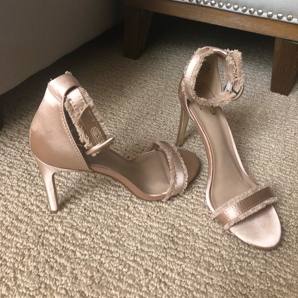 Heels sandals!!